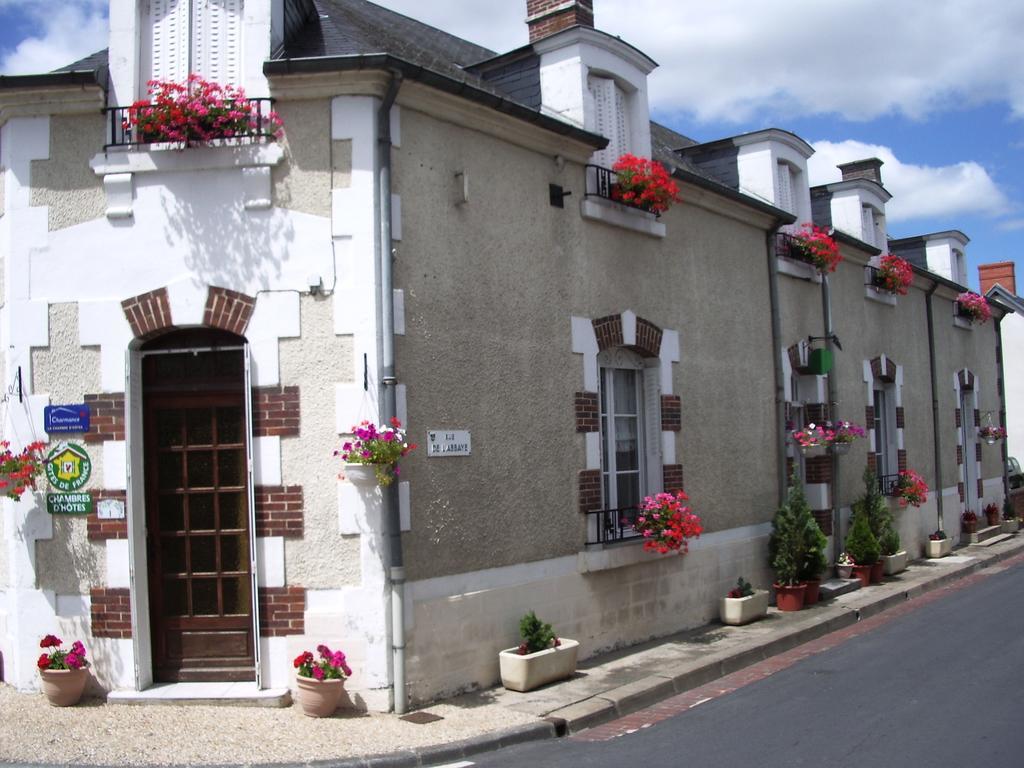 Les Glycines Bed & Breakfast Plaimpied-Givaudins Екстериор снимка