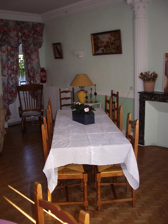 Les Glycines Bed & Breakfast Plaimpied-Givaudins Екстериор снимка