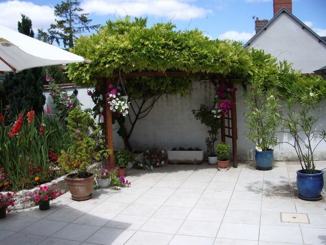 Les Glycines Bed & Breakfast Plaimpied-Givaudins Екстериор снимка